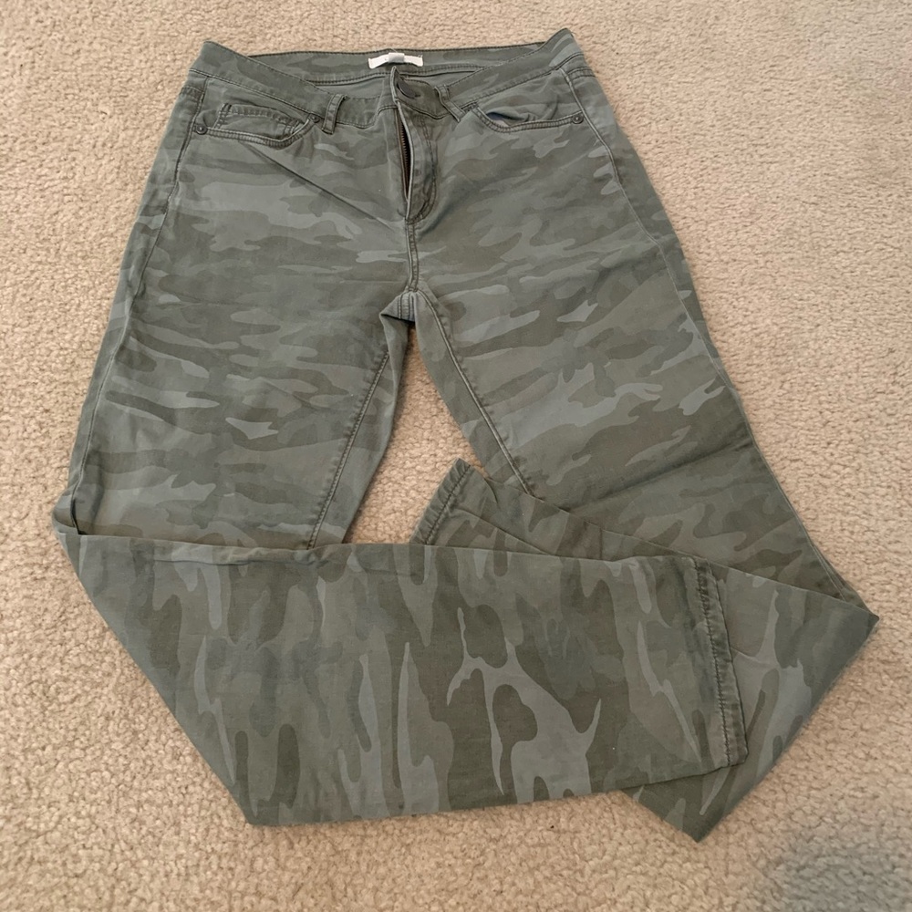 Loft camo skinny pants.